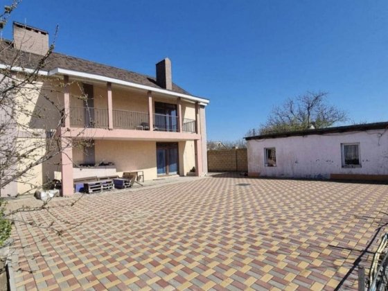 Продам 2х этажный дом в Светлом 200м2 и 6 соток 5 комнат Светлое