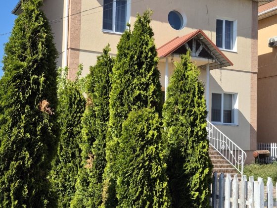 Автономний будинок біля моря, с підвалом та генератором. Бурлачья Балка