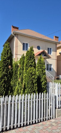 Автономний будинок біля моря, с підвалом та генератором. - фото 1