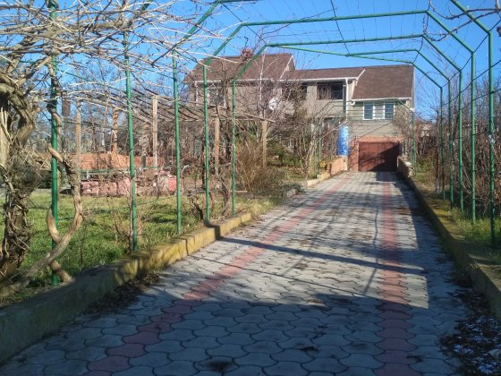 Будинок з видом на акваторію Дністровського лиману біля Овідіополя . Овидиополь