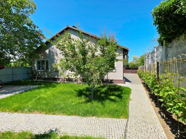 Дом на 2 семьи на 7 сотках земли в ЖМ "Совиньон" - фото 1