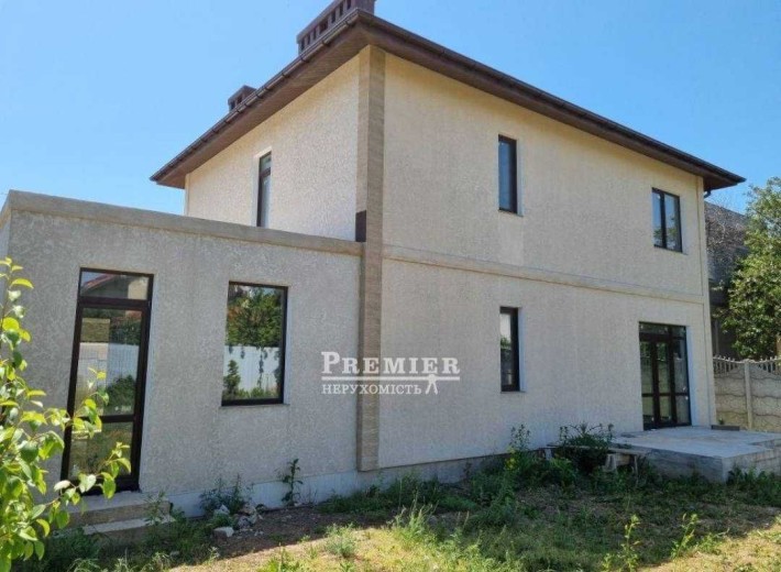 У продажу будинок біля озера з гаражем - фото 1