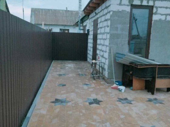 Продам часть дома с своим двориком в самом центре Беляевки Беляевка