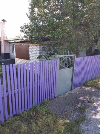 Продам 1/2 часть дома + гараж - фото 1