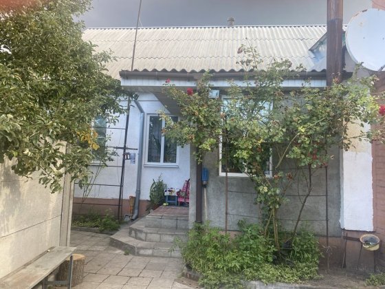 Цегляний Дім . село Садки. Кременчуцький район. Садки