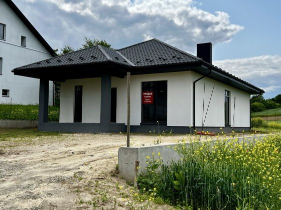 Новий окремостоячий будинок у селі Обарів чекає на своїх власників Обаров