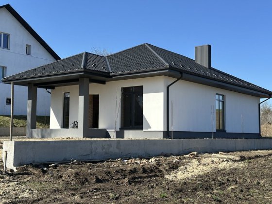 Новий будинок в межах міста Обаров