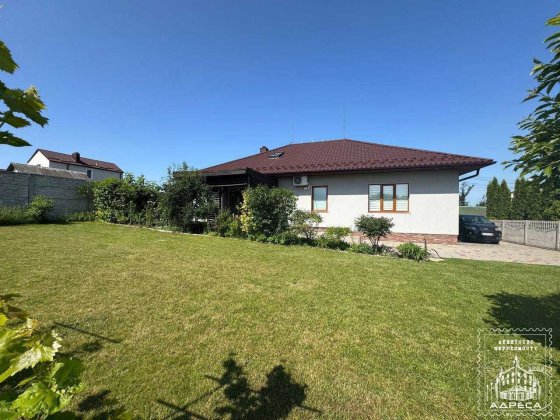 Добротний цегляний будинок в передмісті Рівного (село Бармаки) Бармаки