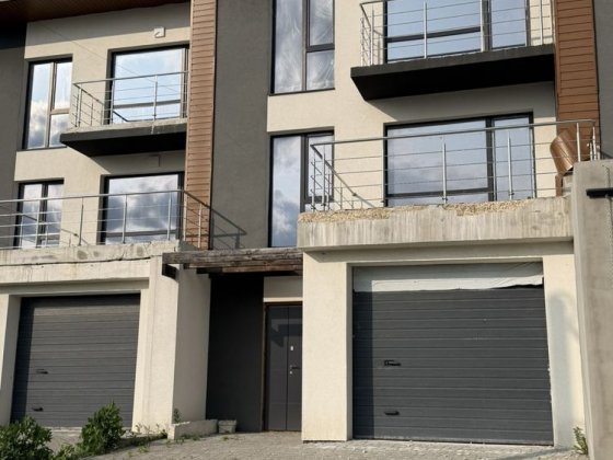 Продаж котеджу с.Біла Белая