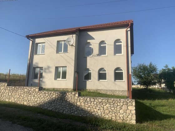 Окремий будинок в с. Байківці та земельна ділянка Байковцы