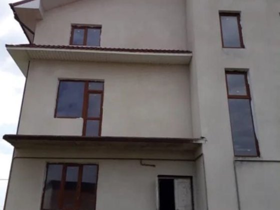 Котедж з ділянкою Бучач