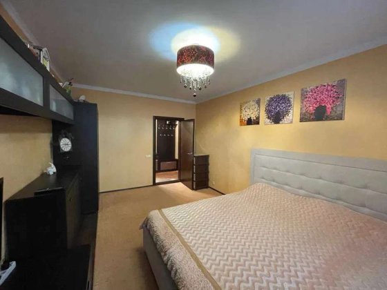 Продаж двокімнатної квартири по вул. Милославська, 47а в Деснянському районі Київ