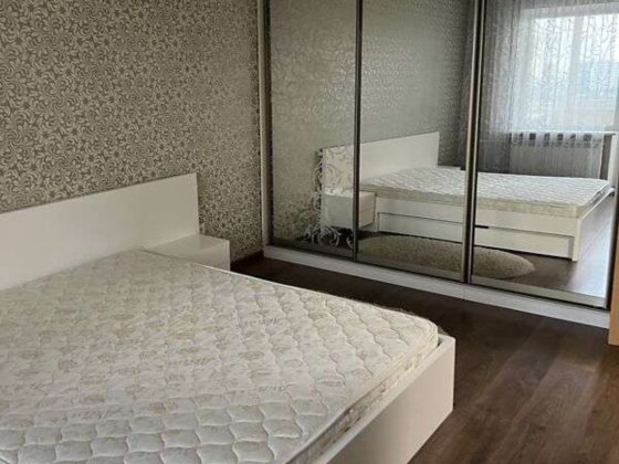 Продаж 3-к квартири вул. Олени Пчілки 4 Київ