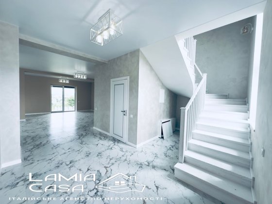 Продаж будинку з гарним ремонтом (8 хв Г. Майдану) Годилів Годилов