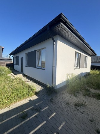 Продаж одноповерхового будинку з гіпсовою штукатуркою - фото 1