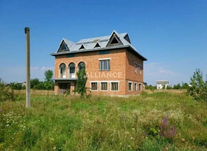 Продаж будинку поруч з тисменицию з наповненям - фото 1