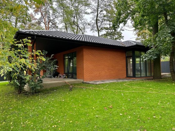 Одноповерховий будинок на 9 ти сотках . Буча парк Буча