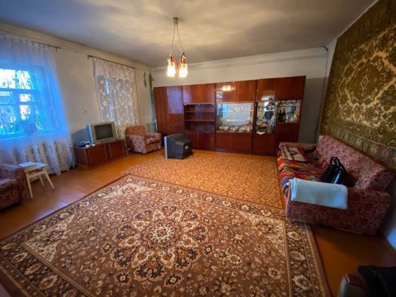 Продается 1/2 дома по улице Кобылянского Кривий Ріг