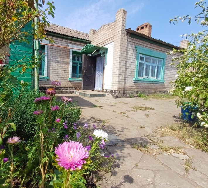 Просторный дом на 4комнаты, по очень приятной цене!  Ул.Серафимов - фото 1