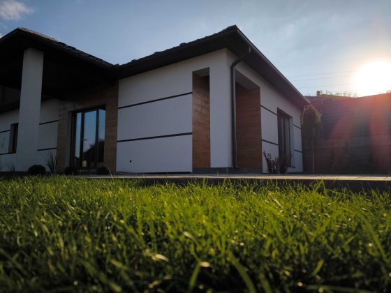 Будинок Луцьк, ГАЗ, 14kw, cкважина, септик оптоволокно. Озеленення. Луцьк