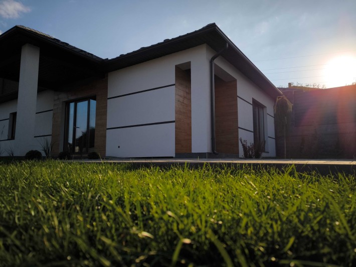 Будинок Луцьк, ГАЗ, 14kw, cкважина, септик оптоволокно. Озеленення. - фото 1