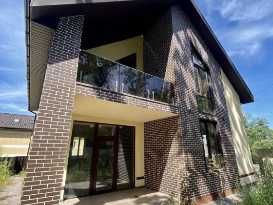 Будинок з цоколем в Ірпені біля парку! ТОРГ! Центральні комунікації! Ірпінь