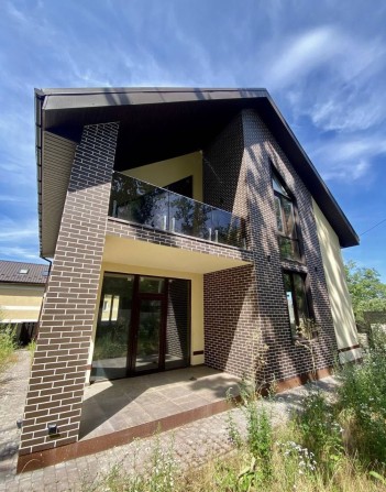 Будинок з цоколем в Ірпені біля парку! ТОРГ! Центральні комунікації! - фото 1