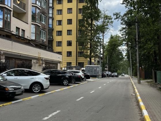 Таунхаус з окремим паркомісцем біля парка Незнайко. Ірпінь