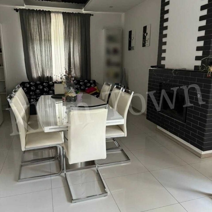 Продається будинок у мкр-ні Підварки з власним озером - фото 1