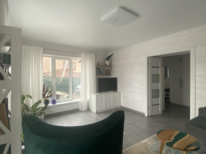 Сучасний будинок 165.7 м² з ремонтом у Бучі - фото 1