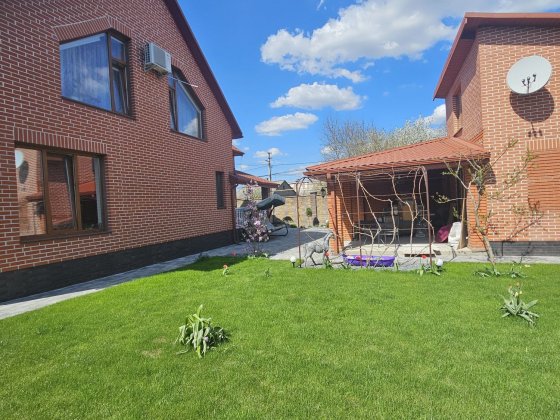 Будинок на дві сім'ї в місті , обмін , розтермінування Луцьк