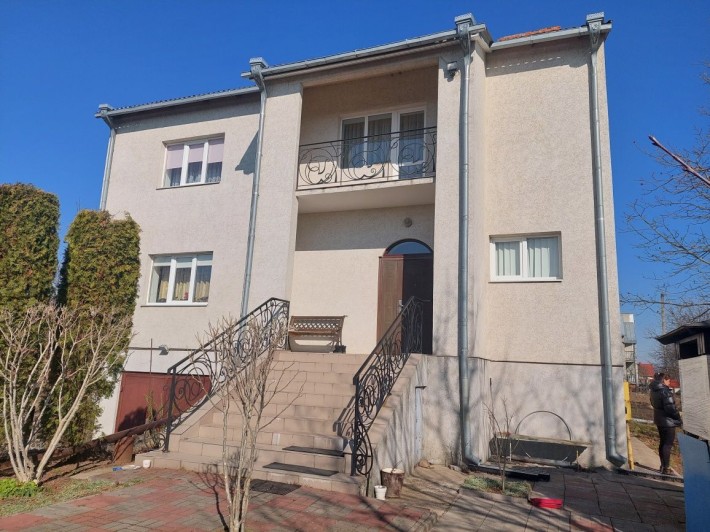 Продаж двохповерхового будинку. - фото 1