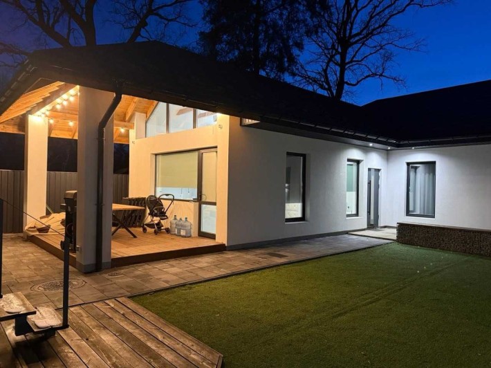 Сучасний будинок з ремонтом в Ірпені - фото 1