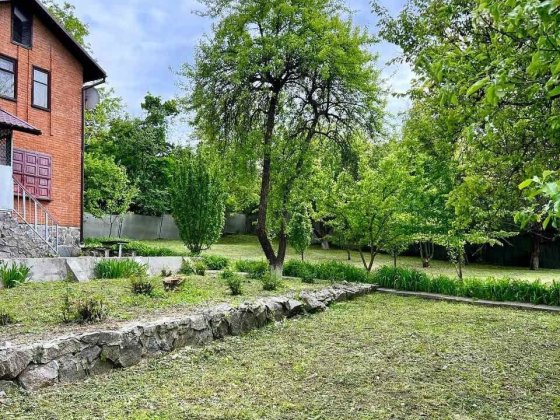 Продаж земельної ділянки 11 сот з гаражем Полтава