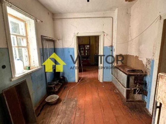 Будинок біля Полтави — цегляний, з великою ділянкою Полтава