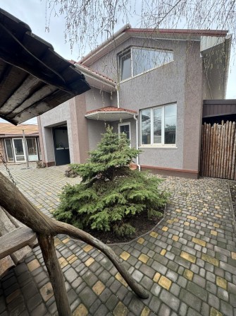 Продається 2 поверховий будинок в центрі міста. - фото 1