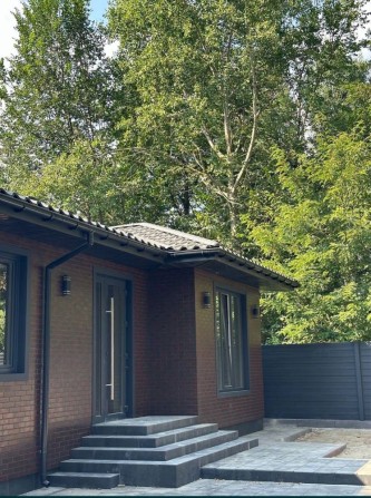 Готовий якісний будинок з керамоблоку у Лісовій Бучі, 7 соток! - фото 1