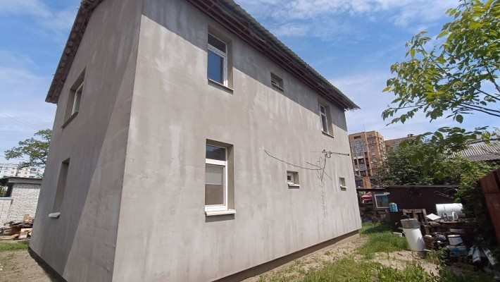 Готовій до ремонту  будинок 140 м2, в центрі, біля ліцєю. - фото 1