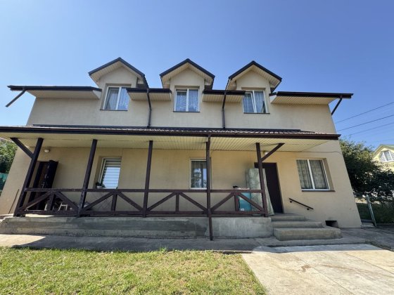 Продаж будинку з землею на Роші Черновцы