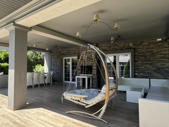 Продаж будинку з басейном Дослідна Черновцы