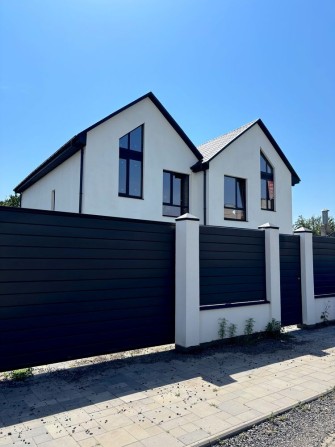 Продаж танхауса з великою ділянкою - фото 1