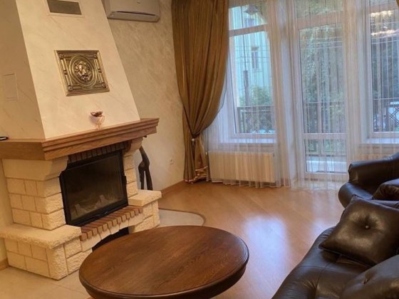 Продаж-Таунхас вул.Гончарова 230м 2( район Бартки ) Черновцы