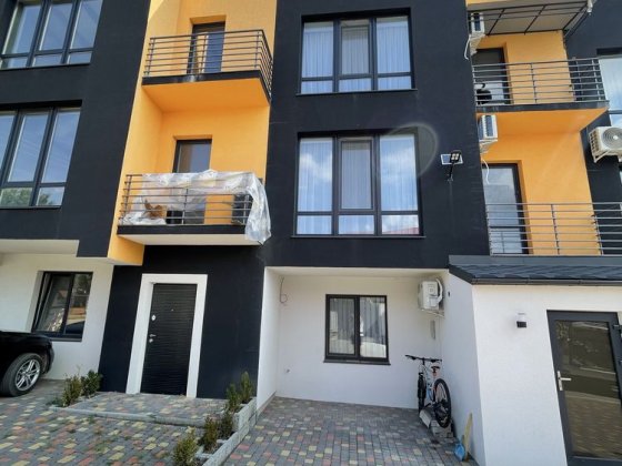 Таунхаус Роша зданий нема податку Черновцы