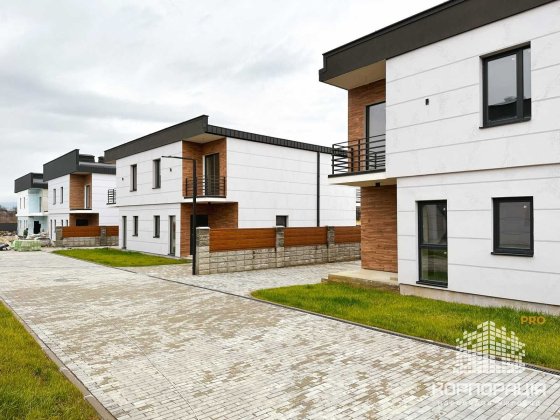 Можливо під єОселю! Продаж котеджу; закритий комплекс, гарний р-н Ужгород