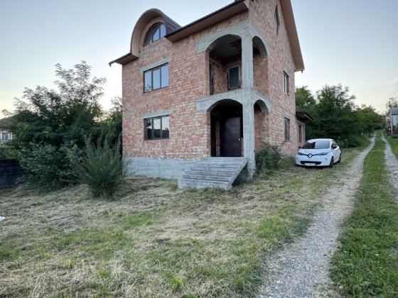 Продаж 4-кім будинку вул.Вижницька! Черновцы