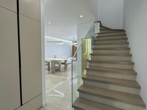 Продам новий котедж з сучасним ремонтом Ужгород