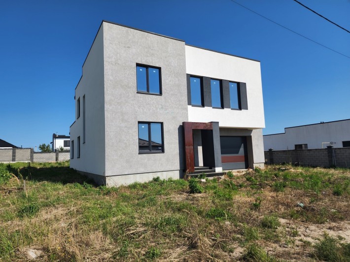 Продам ЕКСКЛЮЗИВНИЙ будинок в Рівному! - фото 1