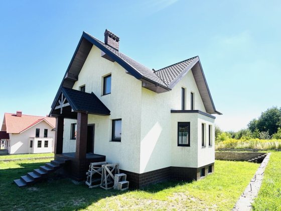 Приватний Будинок - район Мальованки - 10 соток Черновцы