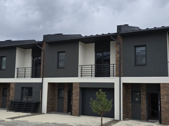 Продається 3х кімнатна зданий в експлуатацію таунхаус на Спортивній Черновцы