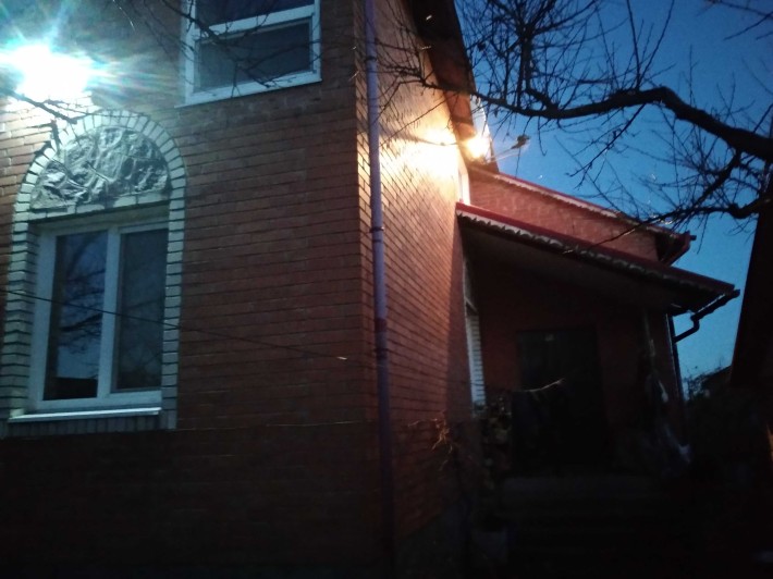 Будинок на 5 кімнат  , +Літня кухня та ,2, гаражі - фото 1